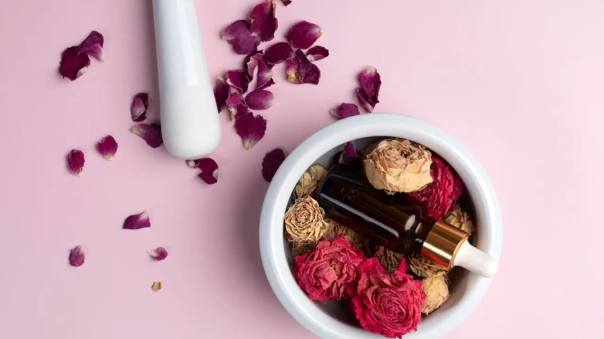 Óleo de rosa mosqueta: 6 benefícios comprovados para pele, cabelo e unhas